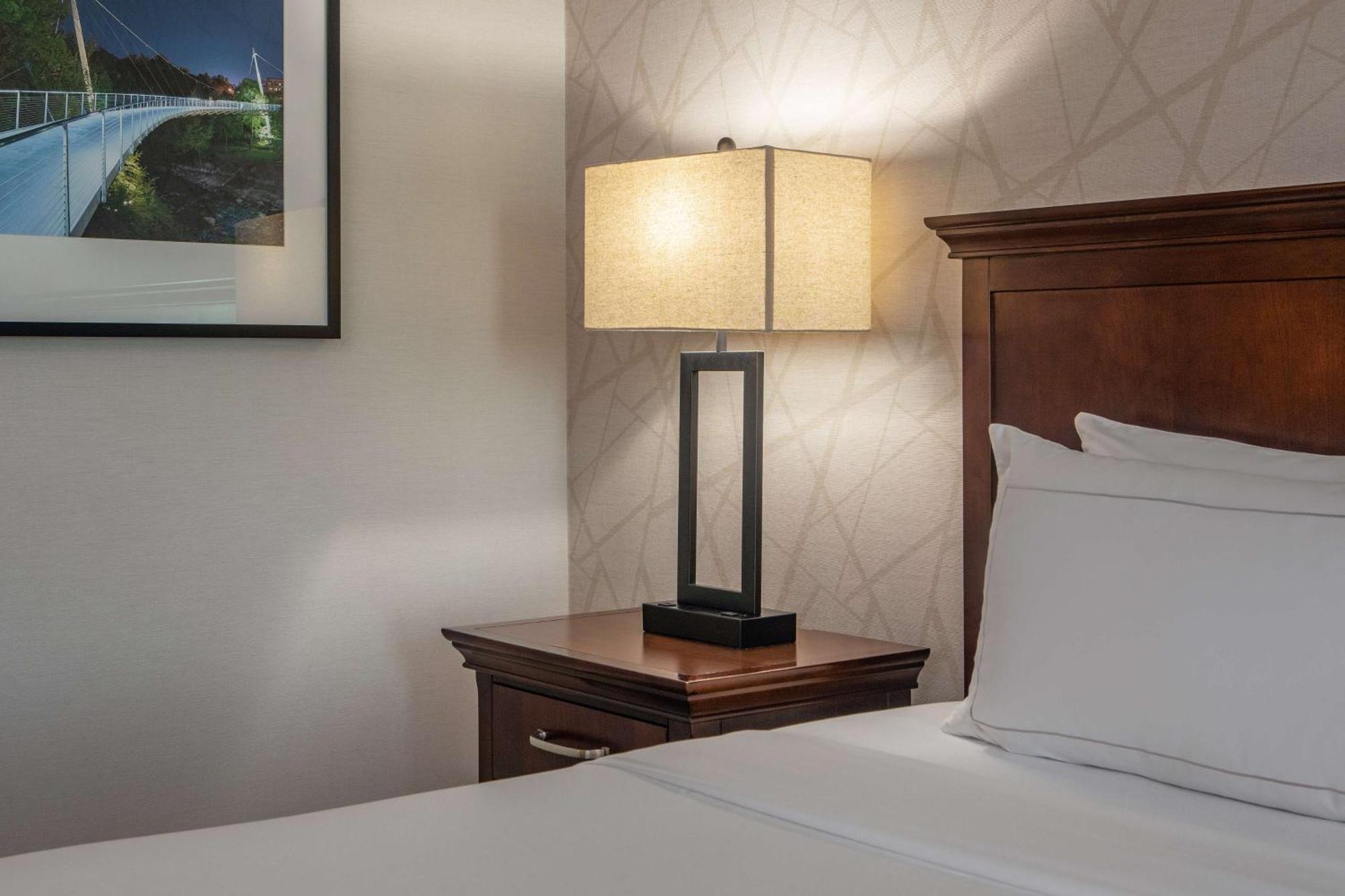 Hilton Грийнвил Екстериор снимка
