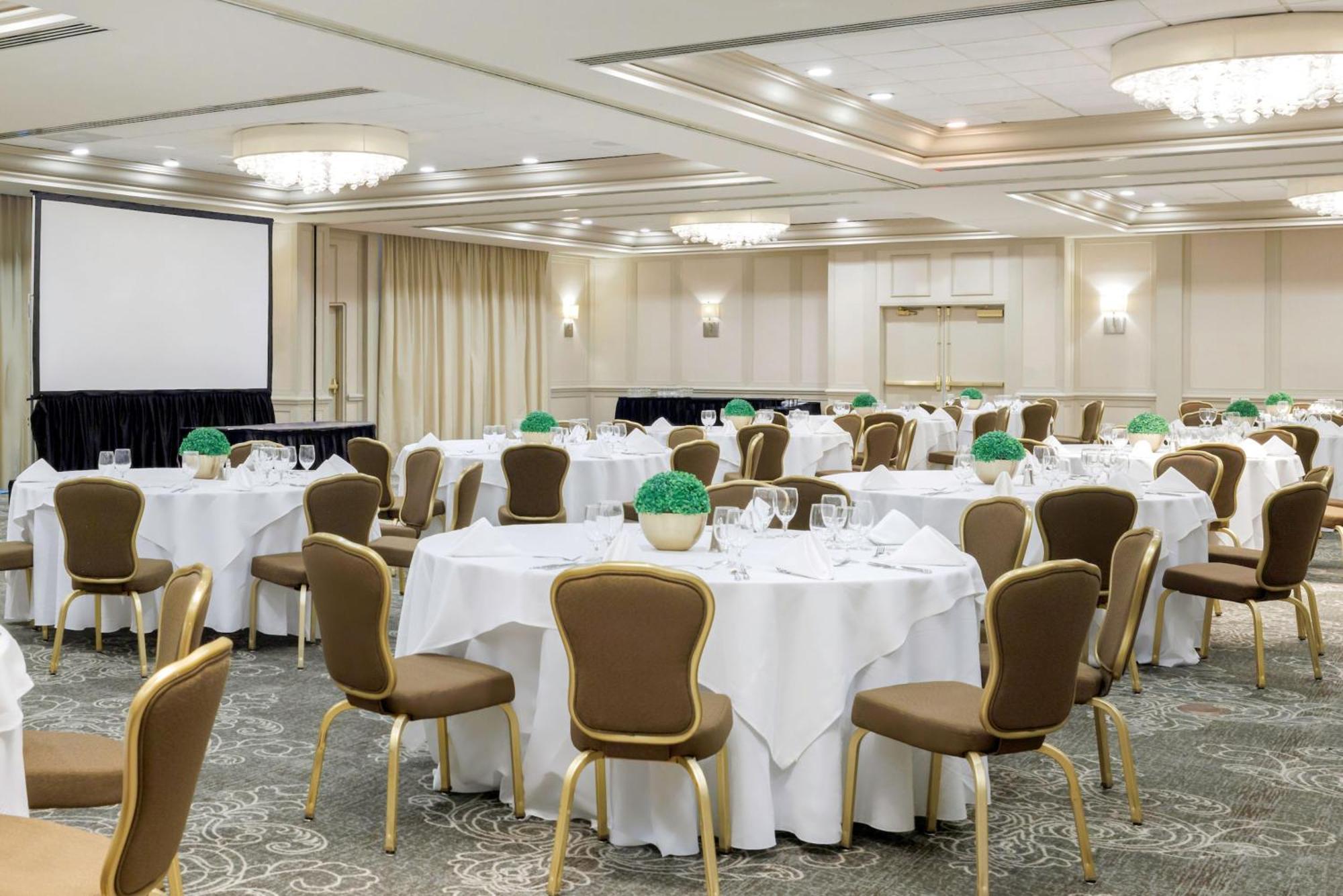 Hilton Грийнвил Екстериор снимка